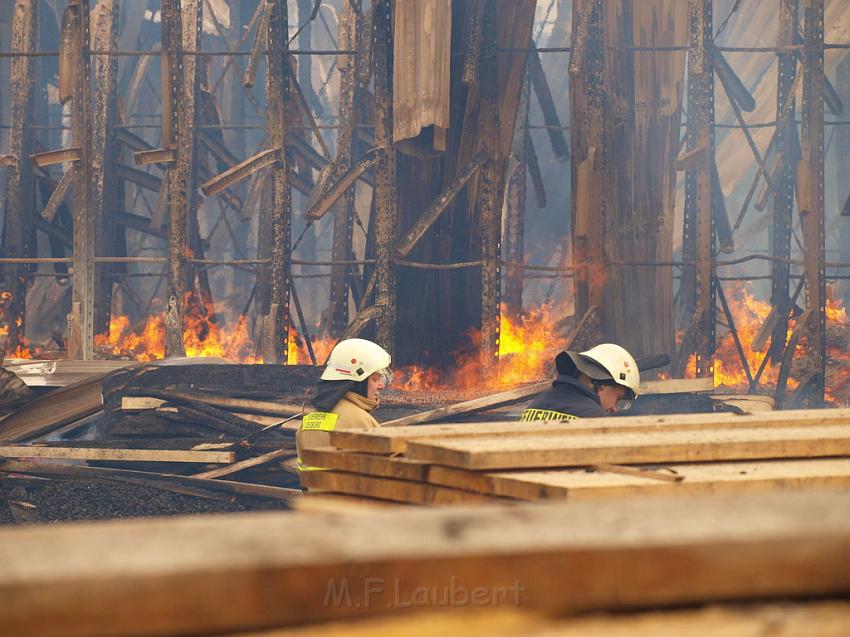 Grossbrand Holzlager Siegburg Industriestr P377.JPG